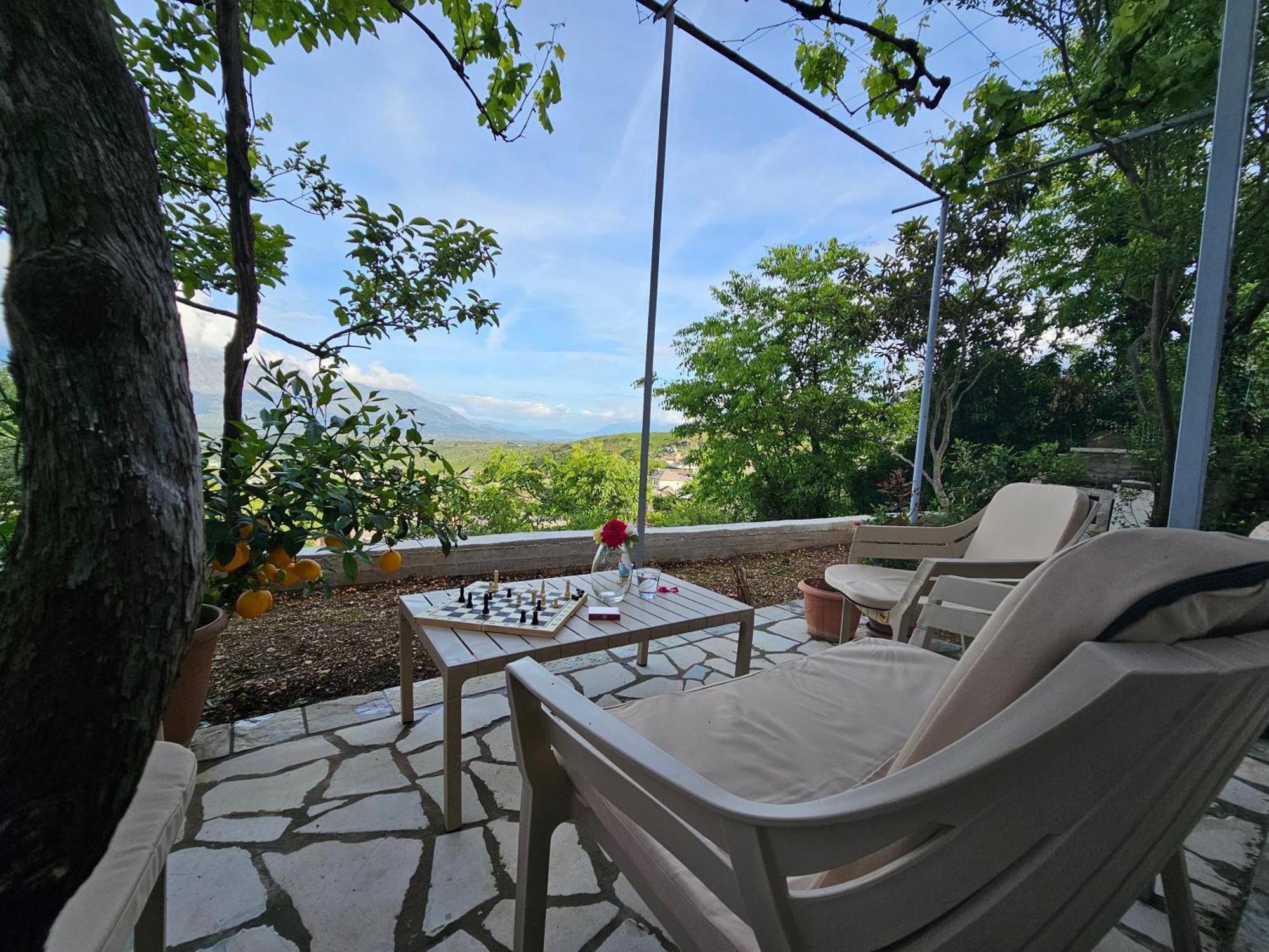 Lemon Garden Apartment-Hot Tub Jacuzzi Gjirokastër Exteriér fotografie