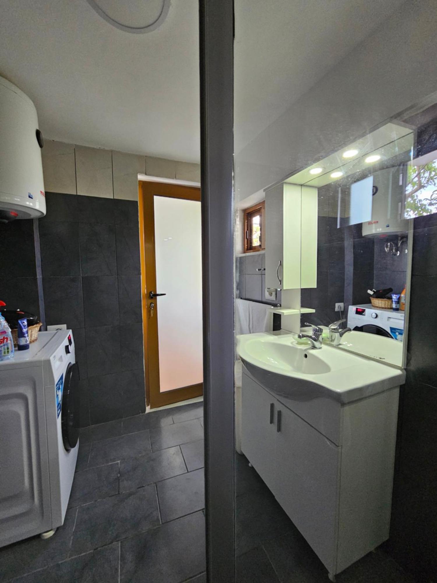 Lemon Garden Apartment-Hot Tub Jacuzzi Gjirokastër Exteriér fotografie