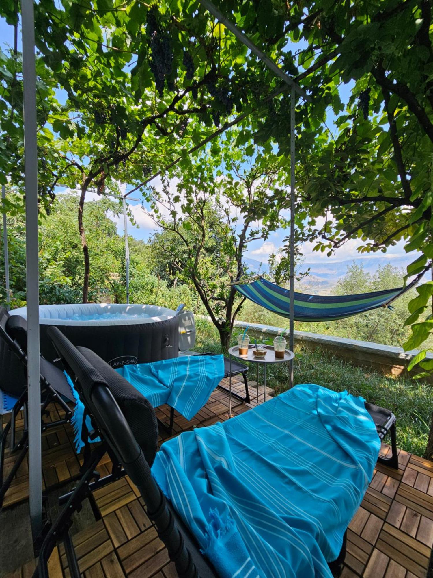 Lemon Garden Apartment-Hot Tub Jacuzzi Gjirokastër Exteriér fotografie